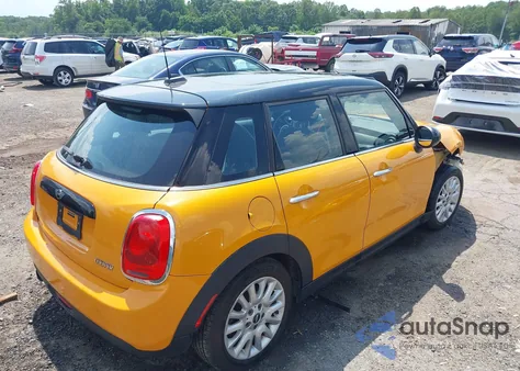 2016 Mini Hardtop Cooper z USA, uszkodzony, nr VIN WMWXU1C53G2D08424